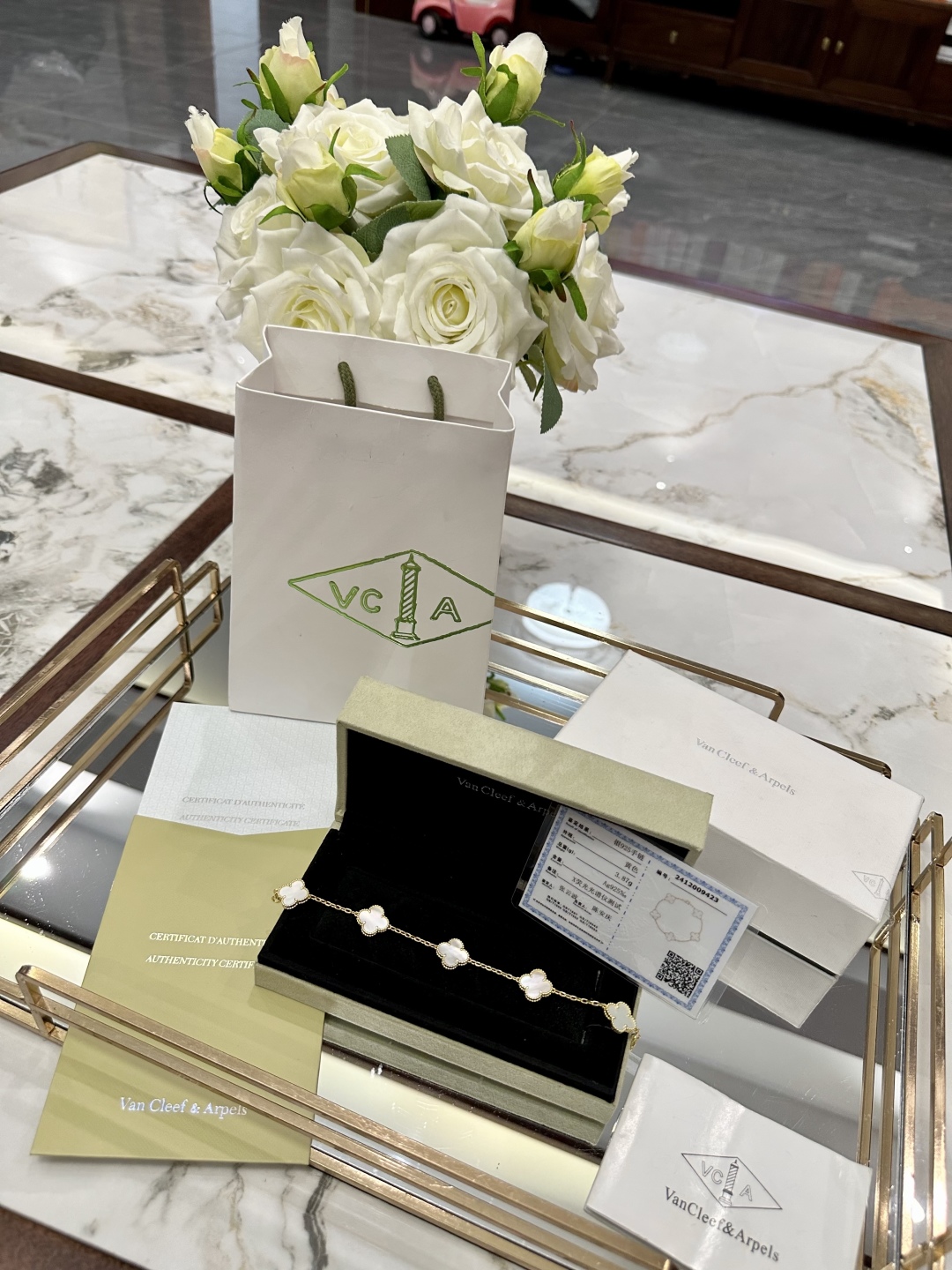 VAN CLEEF ARPELS jewelry model 24